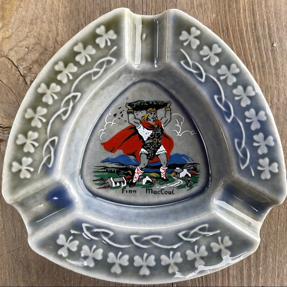 Wade Irish Porcelain Finn MacCoul Design Ashtray - Picture 2 of 8